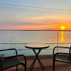 Hotell Marabou, Pefkochori